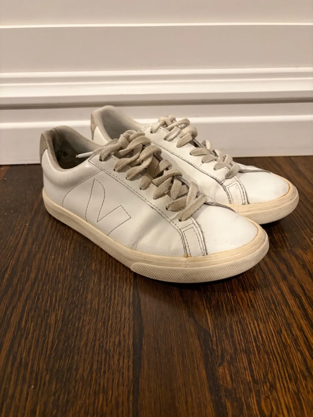 Veja Esplar Leather White Sneaker, Sz 37 (US 6) - Picture 4 of 13